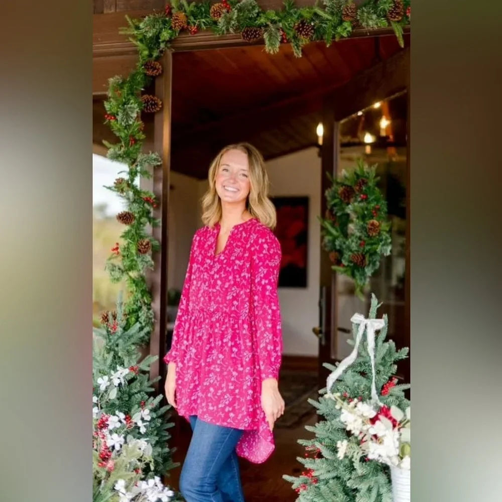 The Pioneer Woman Micro Ruffle Tiered Tunic S P2P 18-19” red w/blue floral boho - Picture 2 of 13